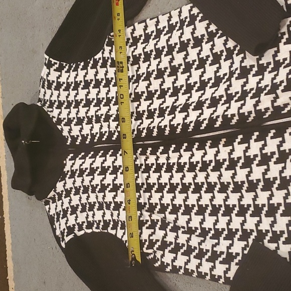 Woman's E.P. Pro size Medium zipe up sweater black and white - Picture 4 of 5